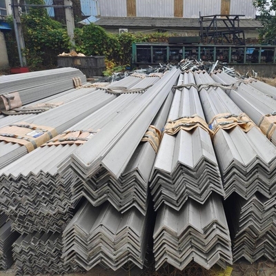 40x5mm warmgewalst koolstofstaal structurele secties ASTM A36 zachte staal hoekbalk aangepast kwaliteit