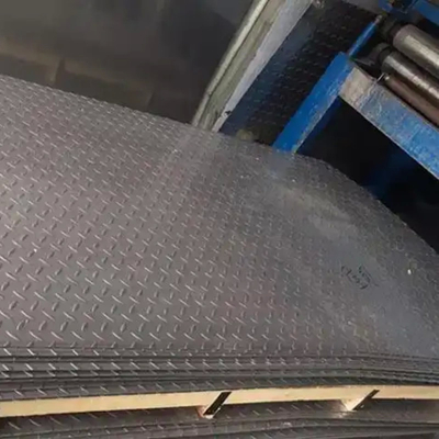 304 Gekleurde roestvrijstalen platen Platen 1350 * 6000mm Grootte 0,55 mm 0,65 mm Dikte Koudgewalste niet-glijde toiletplaten JIS